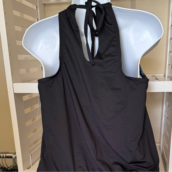 CLEAN-WATER ONE PIECE SWIMSUIT. ADJUSTABLE HALTER NECK. BUILT IN BRA. FLATTERING - Picture 7 of 13